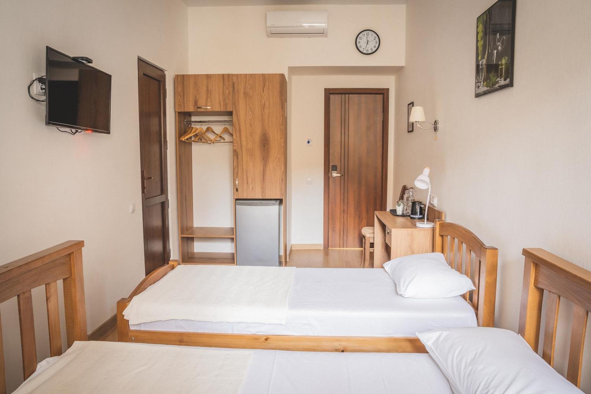 Hh Hotel Tbilisi Eksteriør bilde